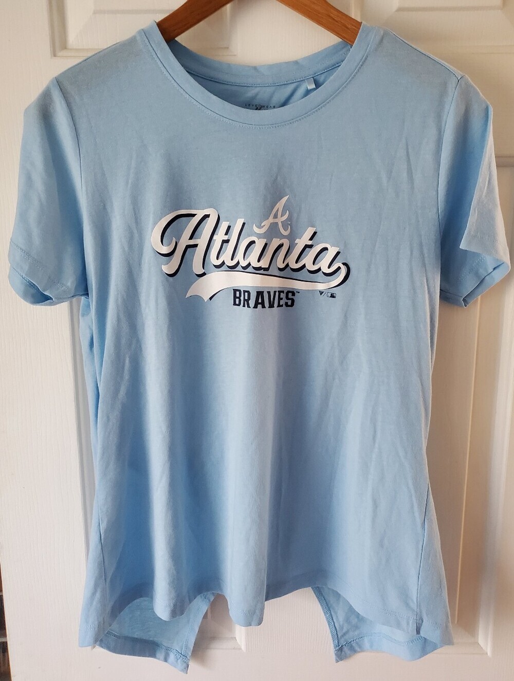 Levelwear Verve Atlanta Braves Big Script Open Back Large T-Shirt in Light Blue